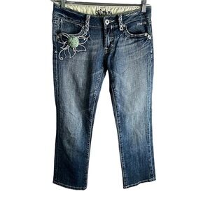 Miss Me Thick Stitch Embellished Floral Denim Capris‎